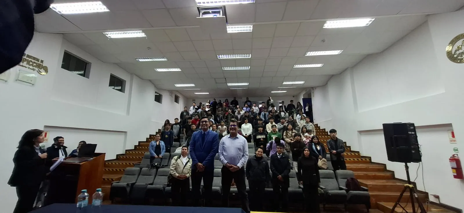 Auditorio lleno durante la charla Inteligencia artificial aplicada al marketing de Paul Pumalloclla en Cusco