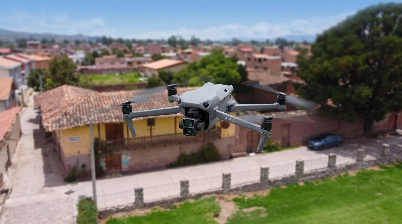 Filmación con drone de una vivienda en un barrio de Cusco