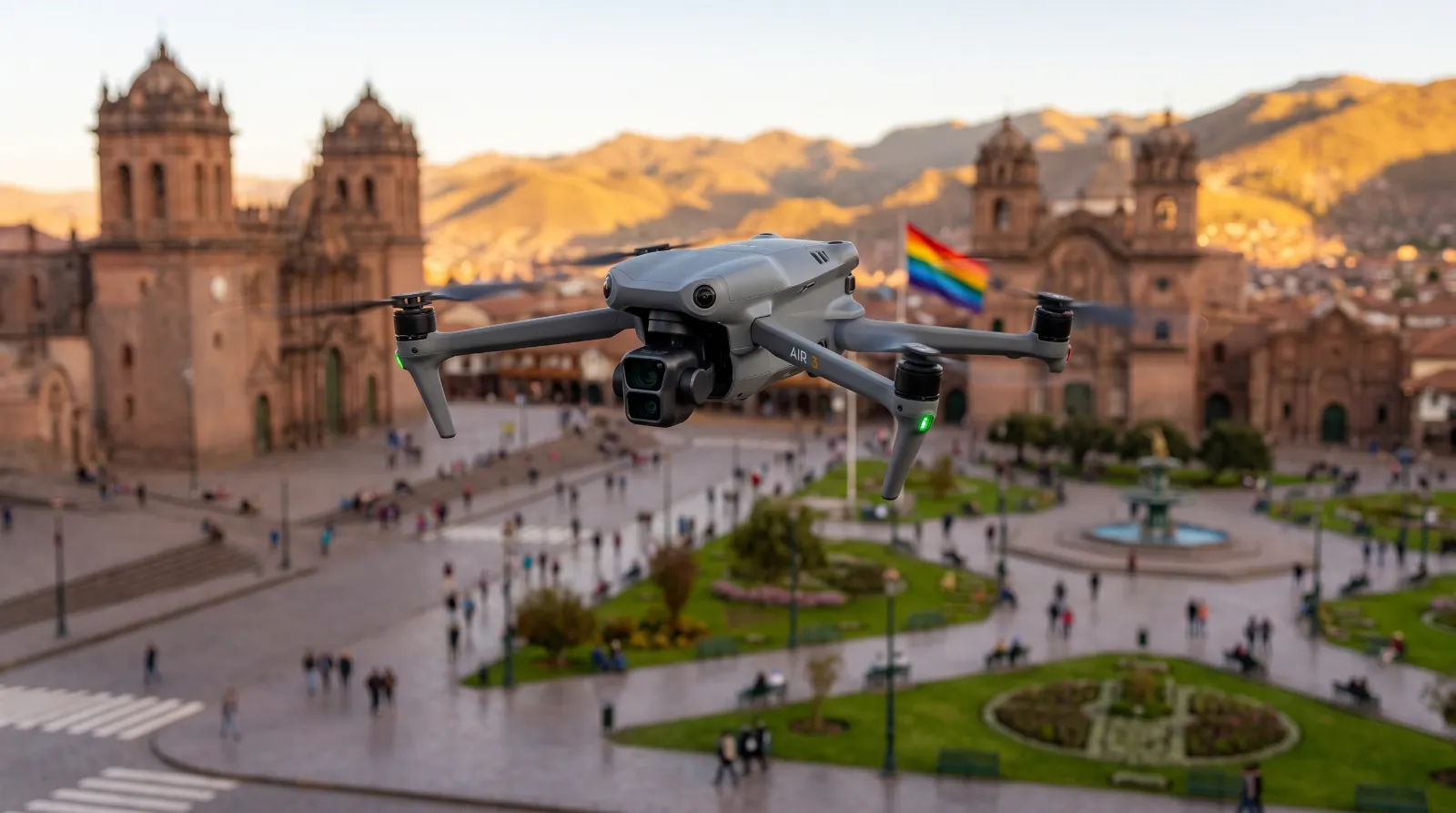 Drone profesional filmando la Plaza de Armas de Cusco con la Catedral al fondo