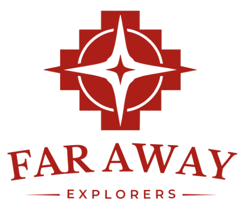 Logo de Far Away Explorers, proyecto de Cusco Creativos
